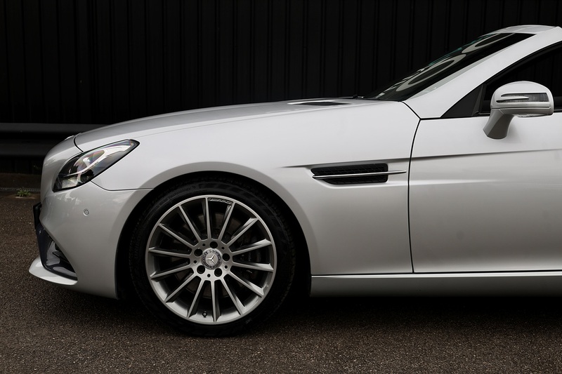 Mercedes-Benz SLC 250d AMG Line 2 Former Keepers + Full Service History + Pano Roof + AirScarf + AirGuide Image 25