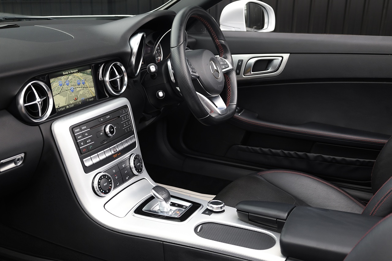 Mercedes-Benz SLC 250d AMG Line 2 Former Keepers + Full Service History + Pano Roof + AirScarf + AirGuide - Large 12