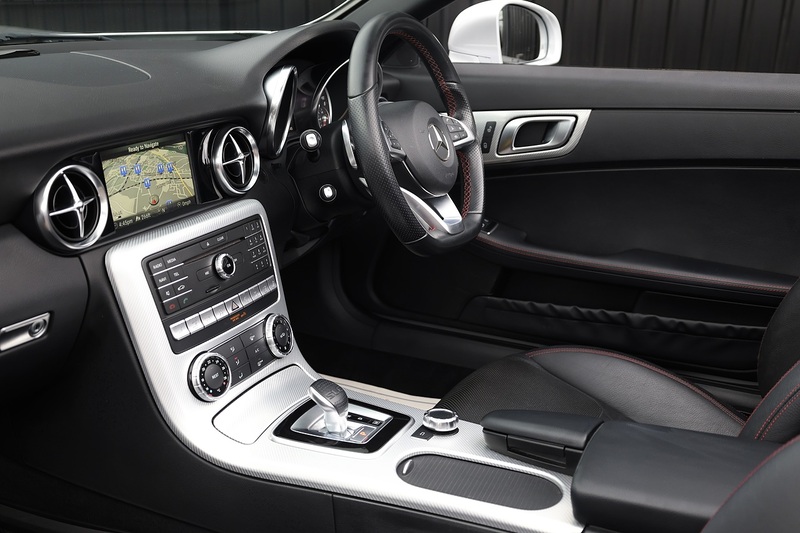 Mercedes-Benz SLC 250d AMG Line 2 Former Keepers + Full Service History + Pano Roof + AirScarf + AirGuide Image 12