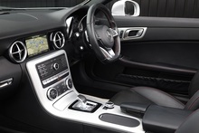 Mercedes-Benz SLC 250d AMG Line 2 Former Keepers + Full Service History + Pano Roof + AirScarf + AirGuide - Thumb 12
