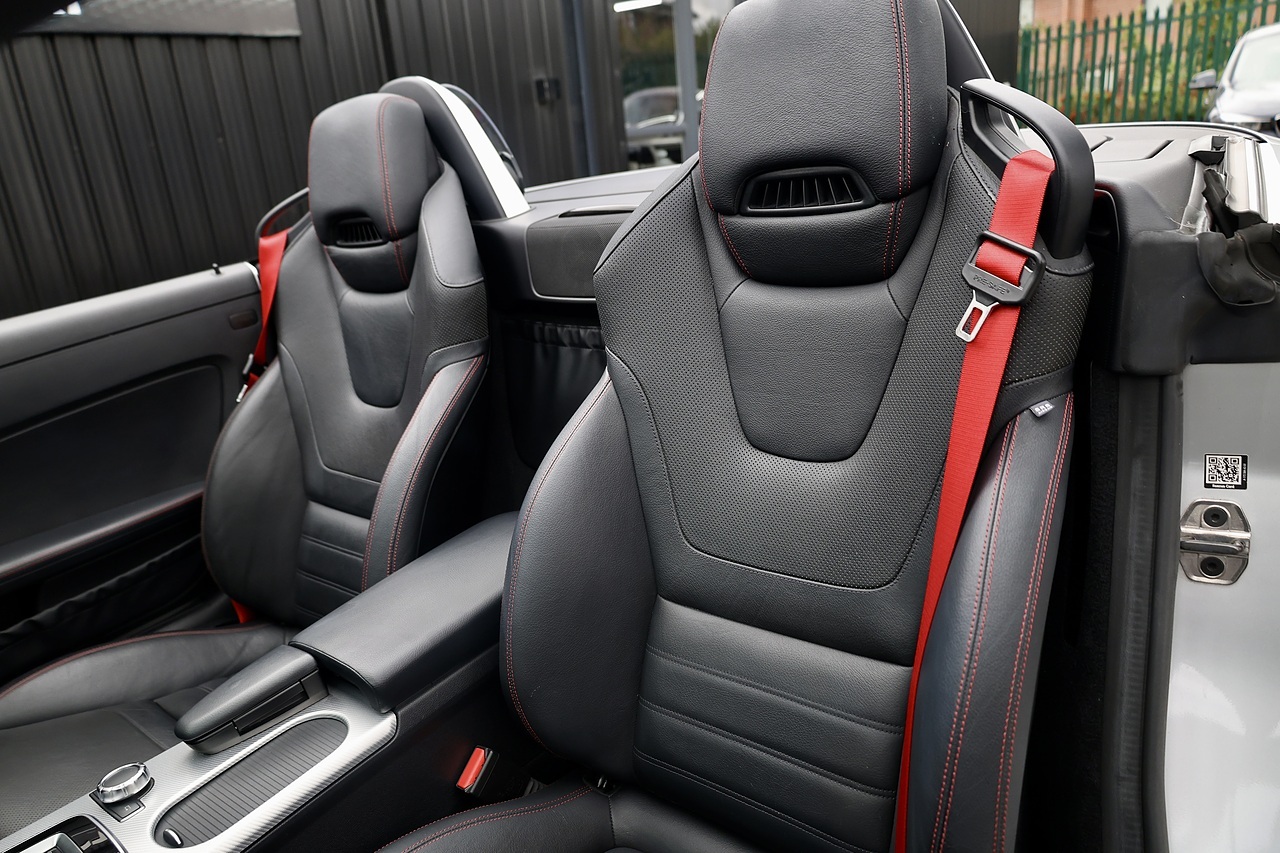 Mercedes-Benz SLC 250d AMG Line 2 Former Keepers + Full Service History + Pano Roof + AirScarf + AirGuide - Large 16