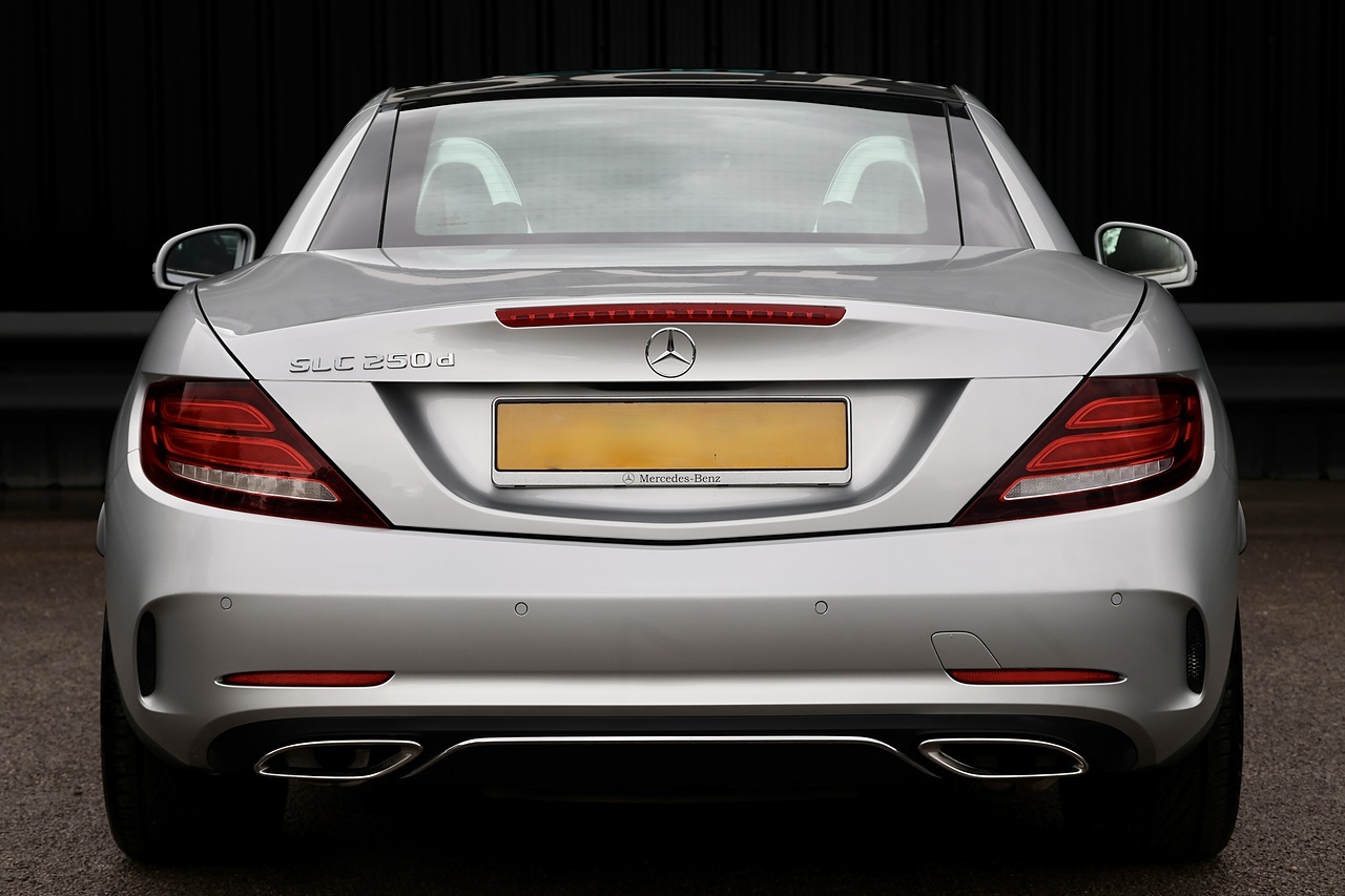 Mercedes-Benz SLC 250d AMG Line 2 Former Keepers + Full Service History + Pano Roof + AirScarf + AirGuide - Large 4