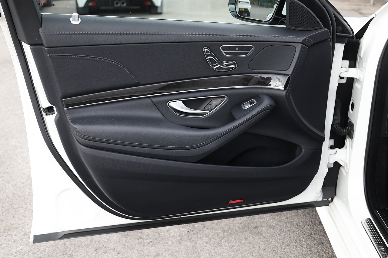 Mercedes-Benz S350d AMG Line Full Mercedes Main Dealer Service History - Large 37