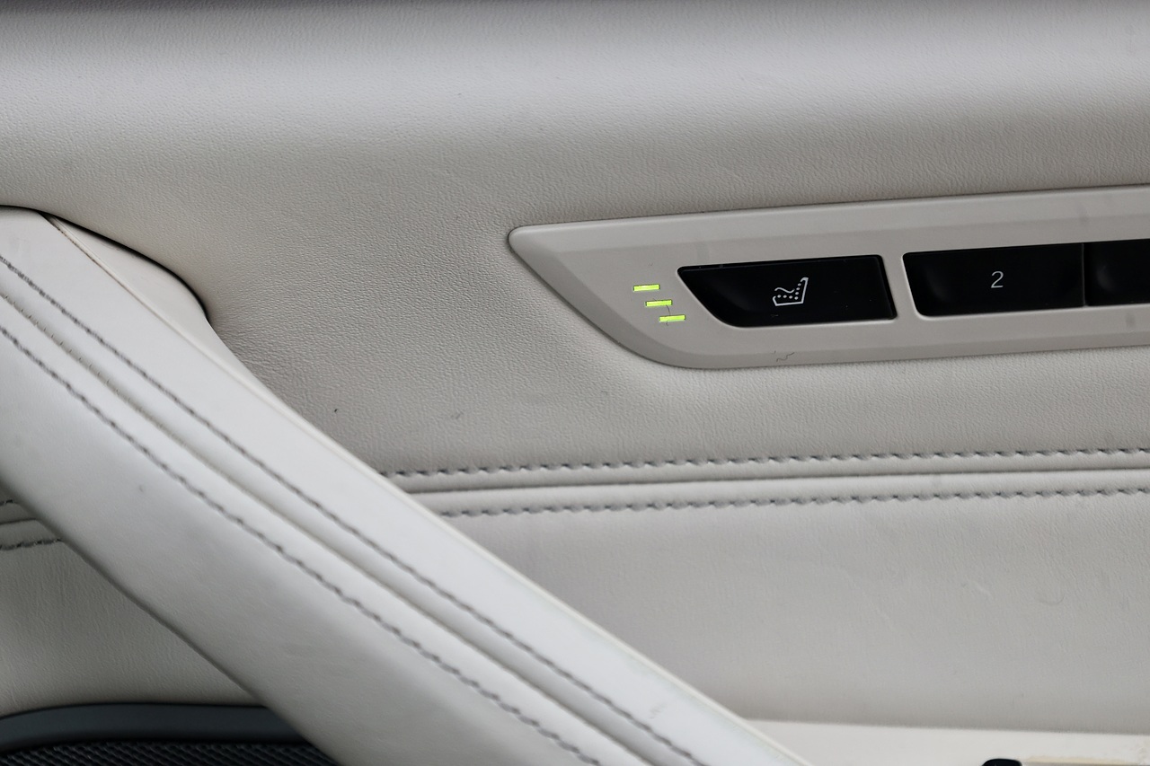 BMW 540i M Sport Touring 1 Former Keeper + £16,000 Cost Options - Large 19