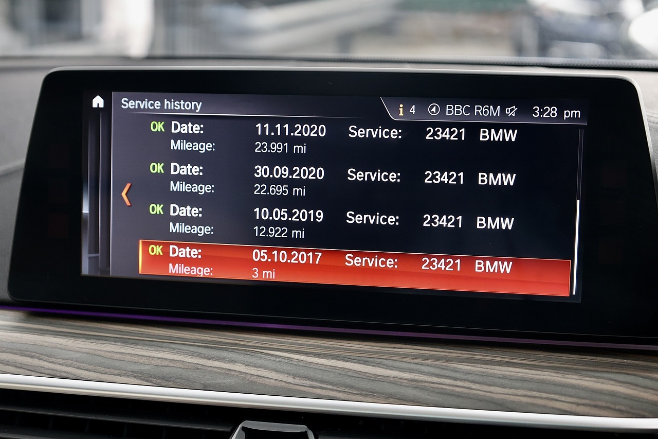 BMW 540i M Sport Touring 1 Former Keeper + £16,000 Cost Options - Large 27