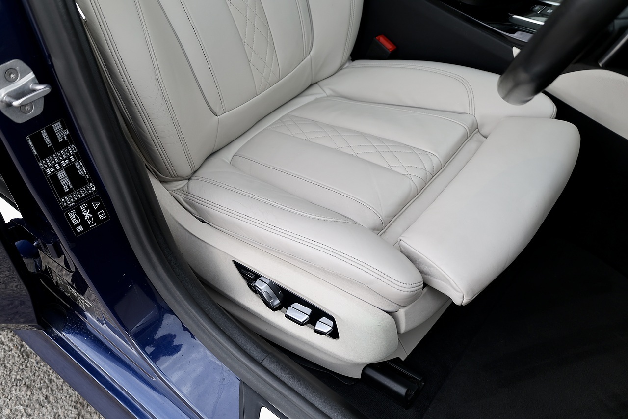 BMW 540i M Sport Touring 1 Former Keeper + £16,000 Cost Options - Large 28