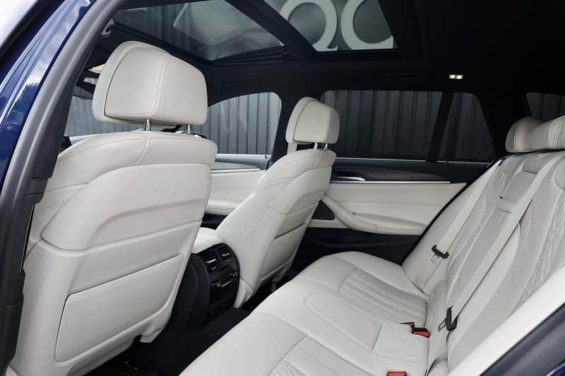 BMW 540i M Sport Touring 1 Former Keeper + £16,000 Cost Options Image 9
