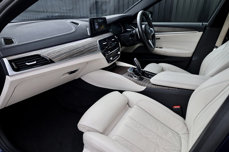 BMW 540i M Sport Touring 1 Former Keeper + £16,000 Cost Options Image 2