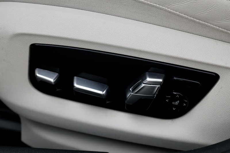 BMW 540i M Sport Touring 1 Former Keeper + £16,000 Cost Options Image 39