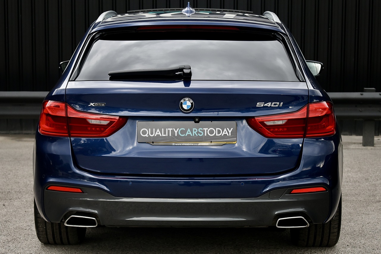 BMW 540i M Sport Touring 1 Former Keeper + £16,000 Cost Options - Large 4