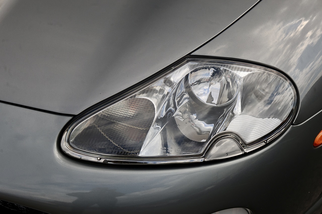 Jaguar XK8 4.2 V8 Coupe + Final Facelift + Rare Specification - Large 15