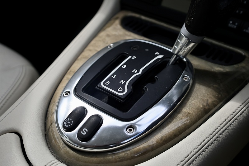 Jaguar XK8 4.2 V8 Coupe + Final Facelift + Rare Specification Image 18