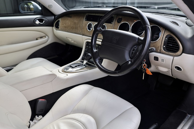 Jaguar XK8 4.2 V8 Coupe + Final Facelift + Rare Specification Image 9