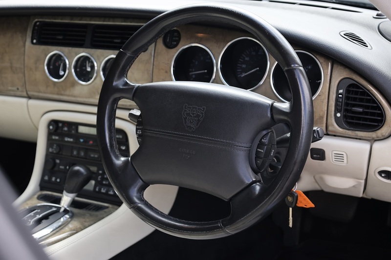 Jaguar XK8 4.2 V8 Coupe + Final Facelift + Rare Specification Image 22