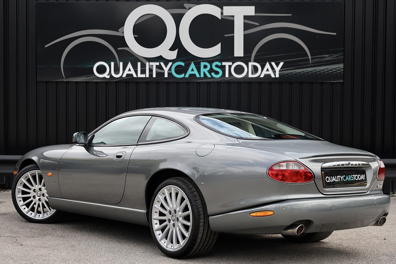 Jaguar XK8 4.2 V8 Coupe + Final Facelift + Rare Specification - Large 10