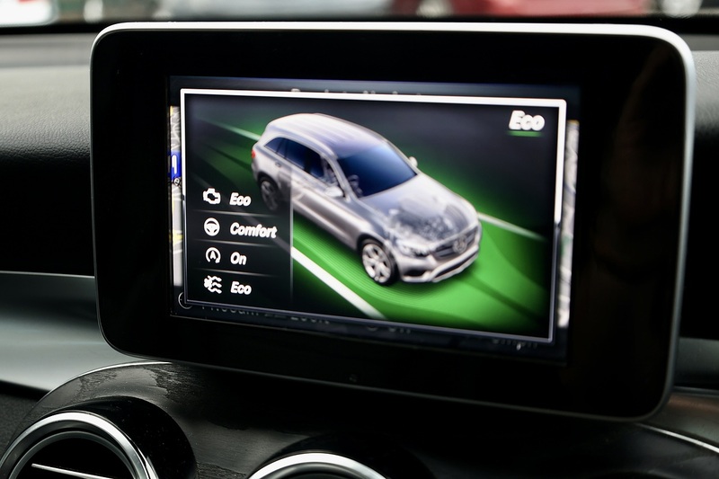 Mercedes-Benz GLC 250d AMG Line Premium 1 Former Keeper + FMBSH + Pano Roof + 360 Cameras Image 15