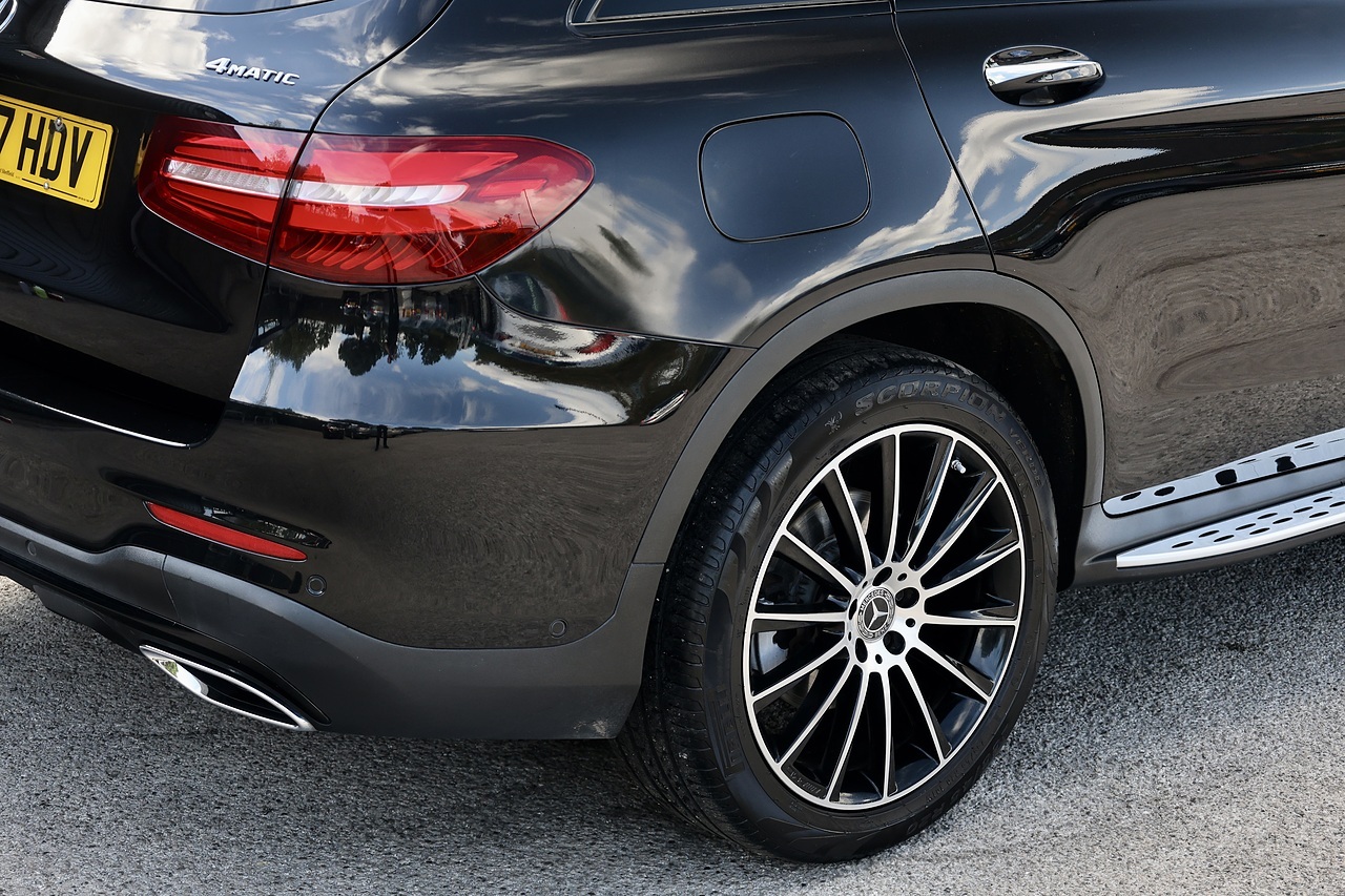 Mercedes-Benz GLC 250d AMG Line Premium 1 Former Keeper + FMBSH + Pano Roof + 360 Cameras - Large 24