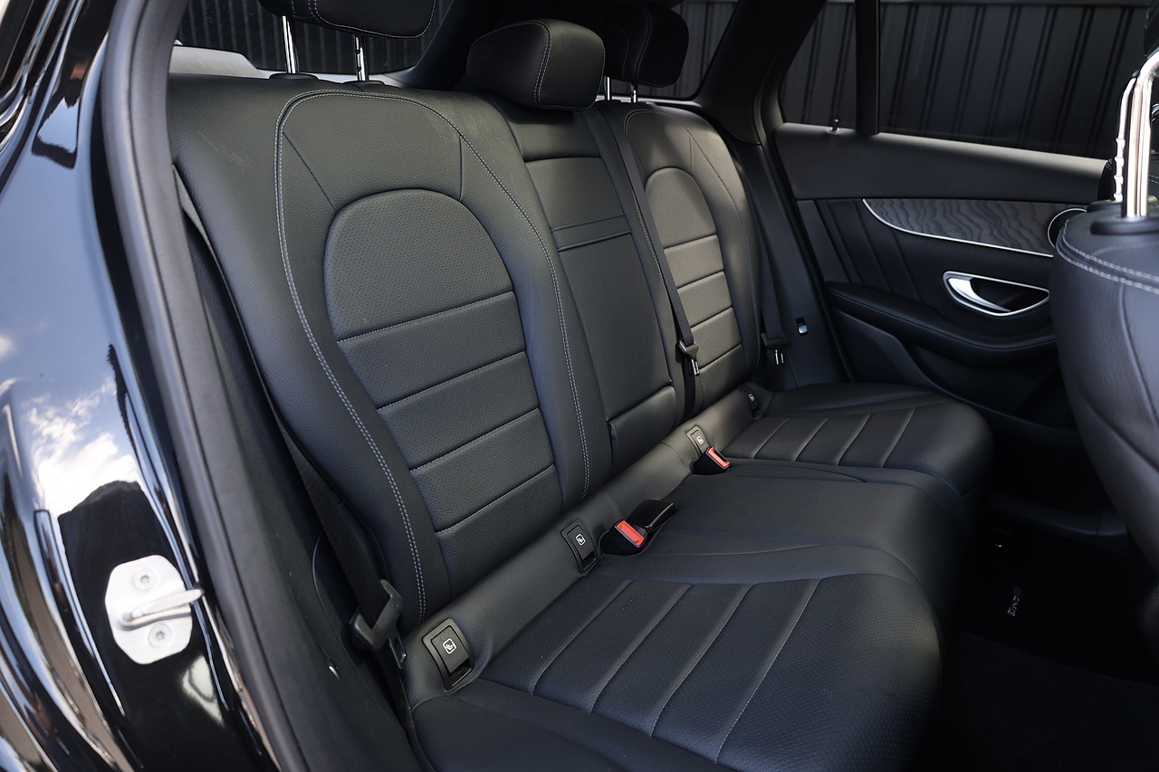 Mercedes-Benz GLC 250d AMG Line Premium 1 Former Keeper + FMBSH + Pano Roof + 360 Cameras - Large 29