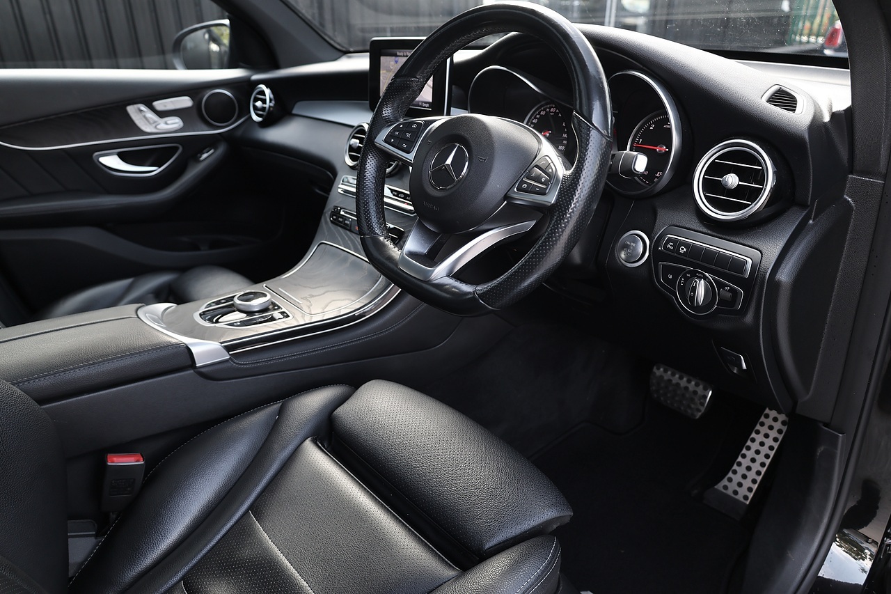 Mercedes-Benz GLC 250d AMG Line Premium 1 Former Keeper + FMBSH + Pano Roof + 360 Cameras - Large 9