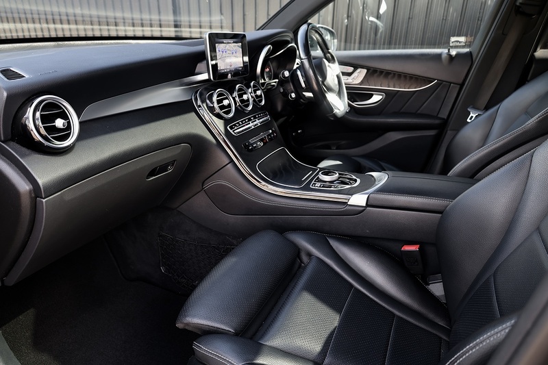 Mercedes-Benz GLC 250d AMG Line Premium 1 Former Keeper + FMBSH + Pano Roof + 360 Cameras Image 2