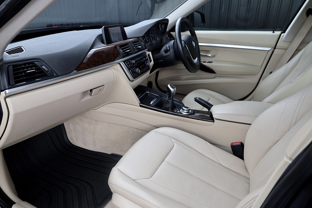 BMW 320d GT Luxury 1 Former Keeper + 21k Miles from New + ULEZ - Large 2