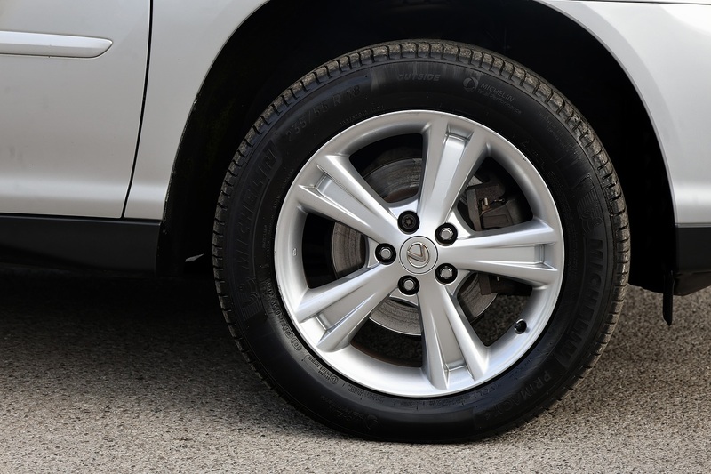 Lexus RX 400h Executive Limited Edition 2 Former Keepers + 16 Lexus Main Dealer Services + Sunroof + Rear Screens Image 33