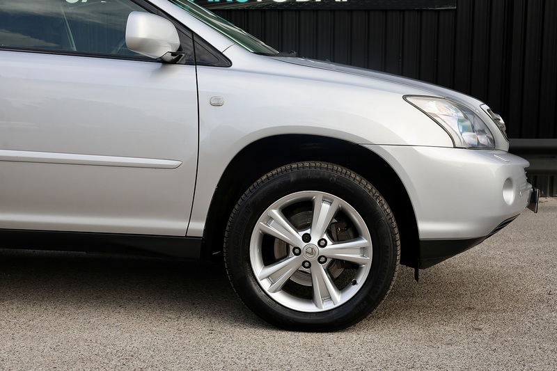 Lexus RX 400h Executive Limited Edition 2 Former Keepers + 16 Lexus Main Dealer Services + Sunroof + Rear Screens Image 20
