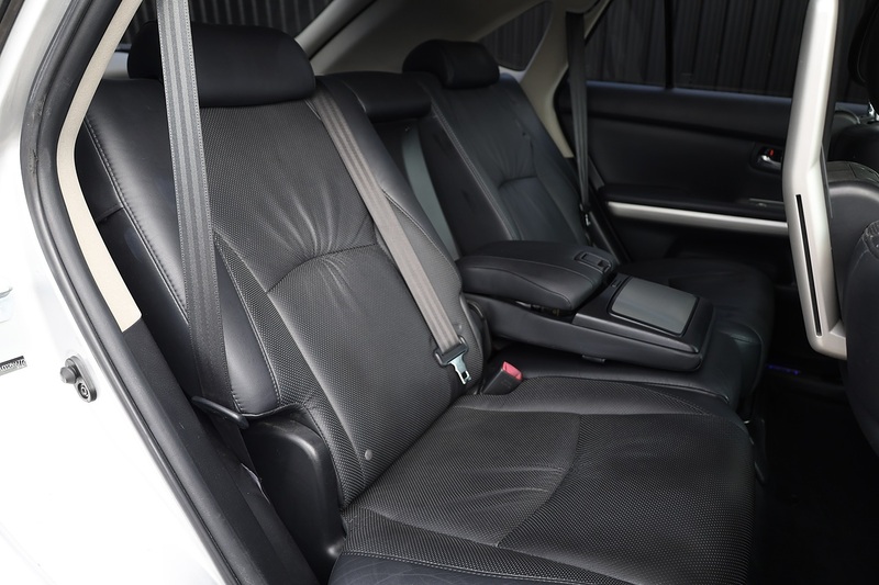 Lexus RX 400h Executive Limited Edition 2 Former Keepers + 16 Lexus Main Dealer Services + Sunroof + Rear Screens Image 23