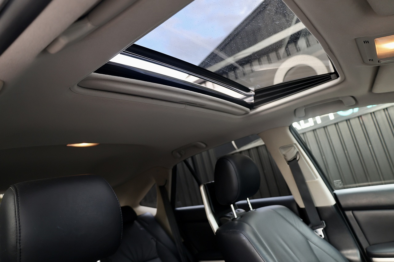 Lexus RX 400h Executive Limited Edition 2 Former Keepers + 16 Lexus Main Dealer Services + Sunroof + Rear Screens - Large 13