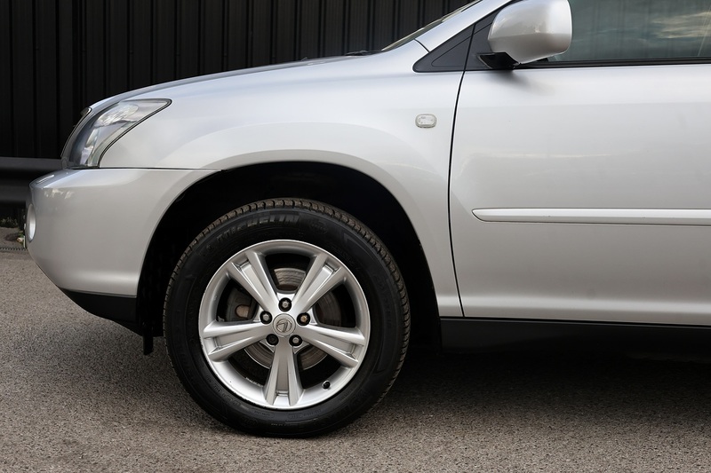 Lexus RX 400h Executive Limited Edition 2 Former Keepers + 16 Lexus Main Dealer Services + Sunroof + Rear Screens Image 29