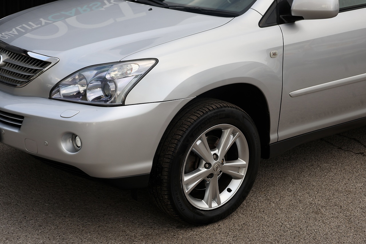 Lexus RX 400h Executive Limited Edition 2 Former Keepers + 16 Lexus Main Dealer Services + Sunroof + Rear Screens - Large 28