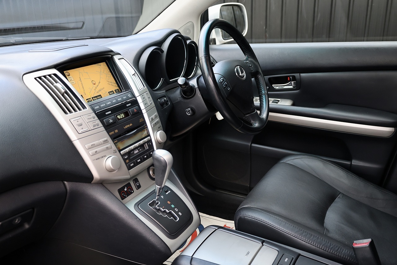 Lexus RX 400h Executive Limited Edition 2 Former Keepers + 16 Lexus Main Dealer Services + Sunroof + Rear Screens - Large 17