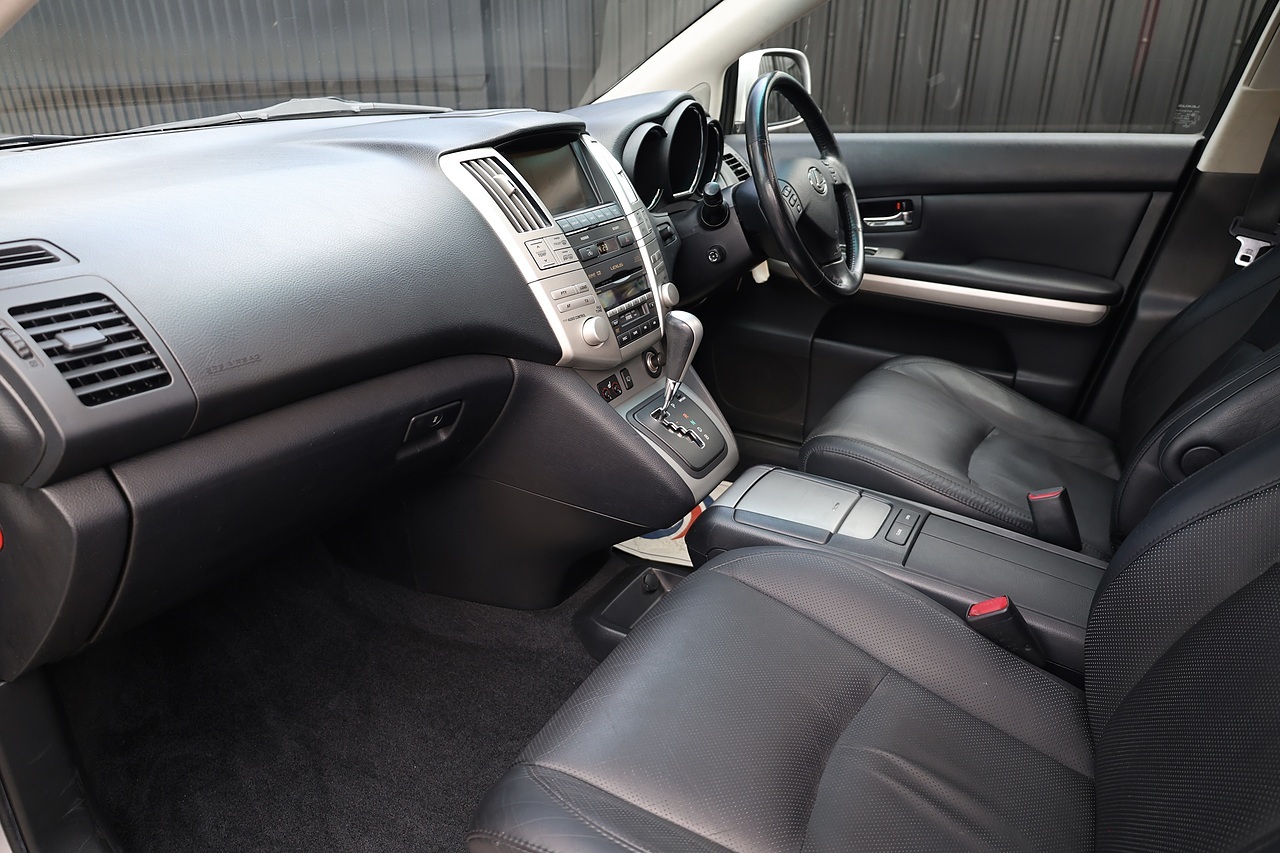 Lexus RX 400h Executive Limited Edition 2 Former Keepers + 16 Lexus Main Dealer Services + Sunroof + Rear Screens - Large 2
