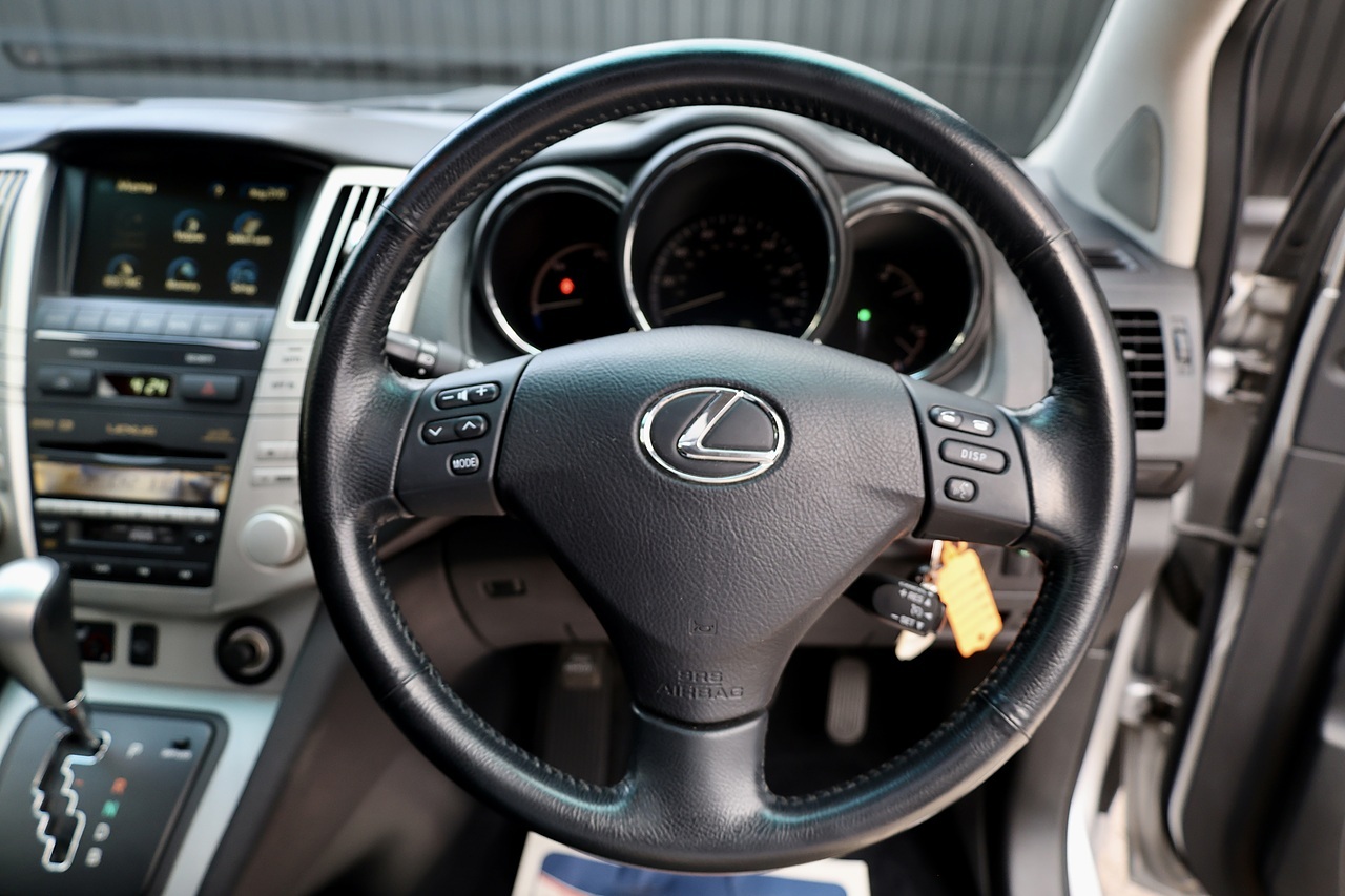 Lexus RX 400h Executive Limited Edition 2 Former Keepers + 16 Lexus Main Dealer Services + Sunroof + Rear Screens - Large 41