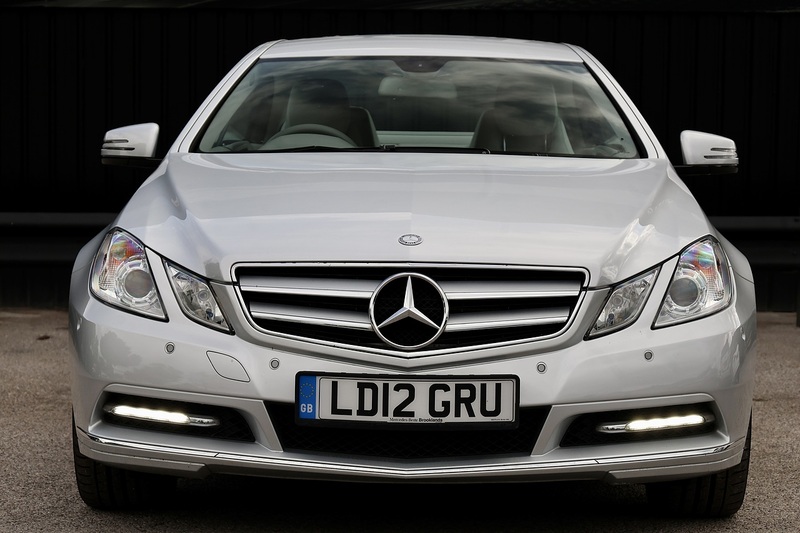 Mercedes-Benz E350 CDI Coupe SE 1 Former Keeper + 14 Mercedes Main Dealer Services Image 3