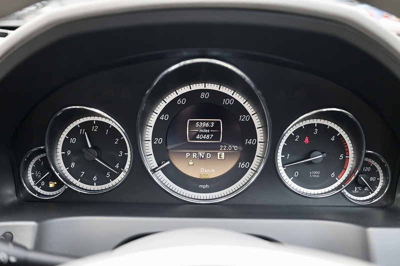 Mercedes-Benz E350 CDI Coupe SE 1 Former Keeper + 14 Mercedes Main Dealer Services Image 25