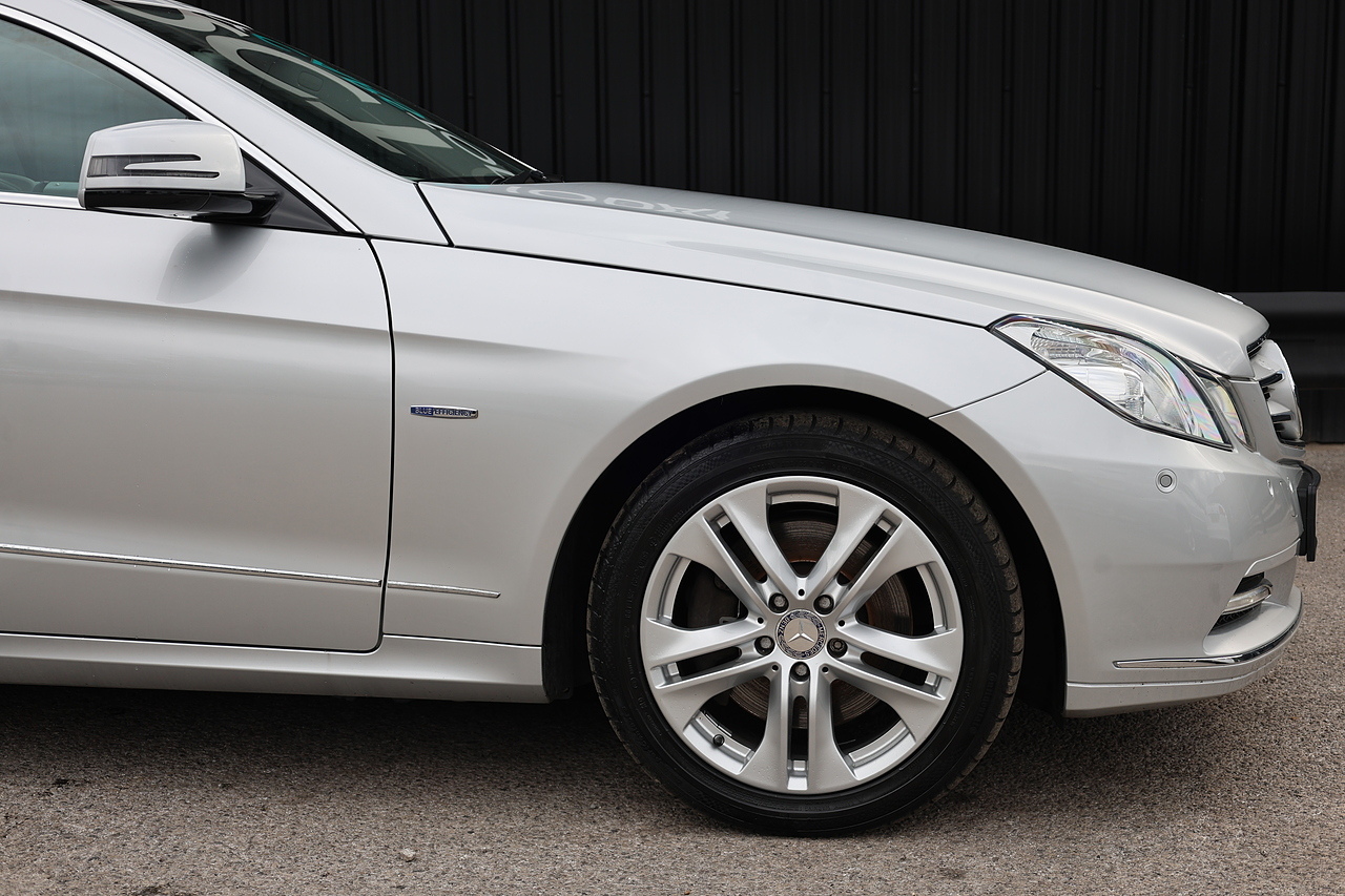 Mercedes-Benz E350 CDI Coupe SE 1 Former Keeper + 14 Mercedes Main Dealer Services - Large 28