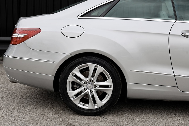 Mercedes-Benz E350 CDI Coupe SE 1 Former Keeper + 14 Mercedes Main Dealer Services Image 27