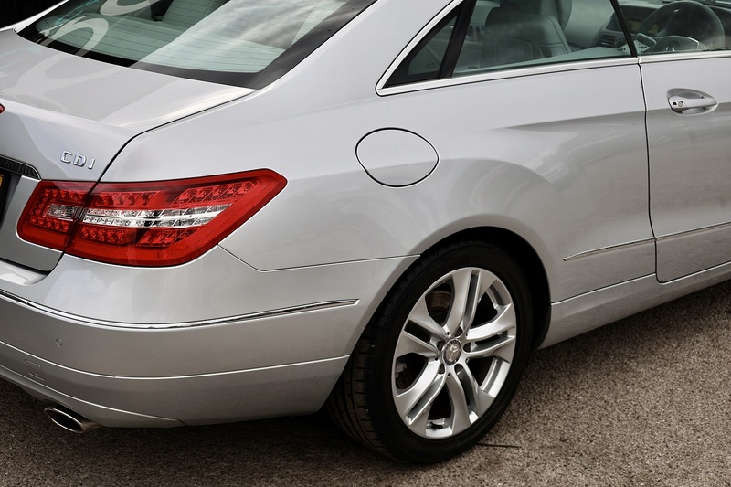 Mercedes-Benz E350 CDI Coupe SE 1 Former Keeper + 14 Mercedes Main Dealer Services Image 26