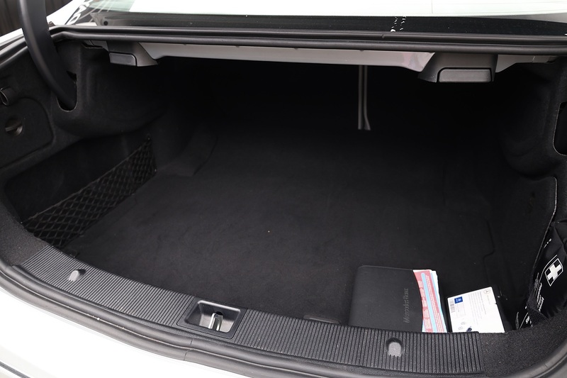 Mercedes-Benz E350 CDI Coupe SE 1 Former Keeper + 14 Mercedes Main Dealer Services Image 32