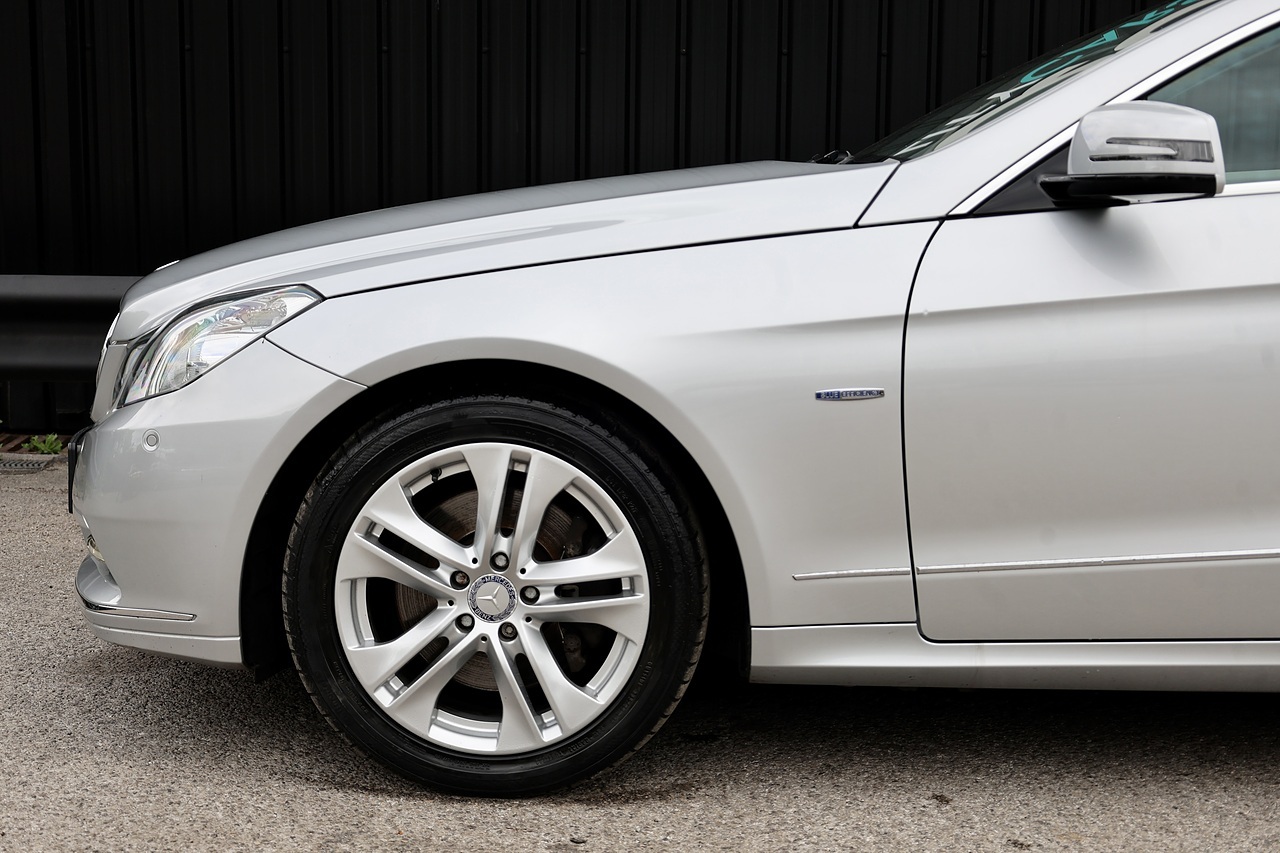 Mercedes-Benz E350 CDI Coupe SE 1 Former Keeper + 14 Mercedes Main Dealer Services - Large 35