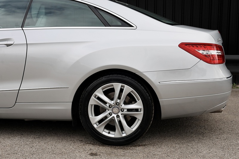 Mercedes-Benz E350 CDI Coupe SE 1 Former Keeper + 14 Mercedes Main Dealer Services Image 36