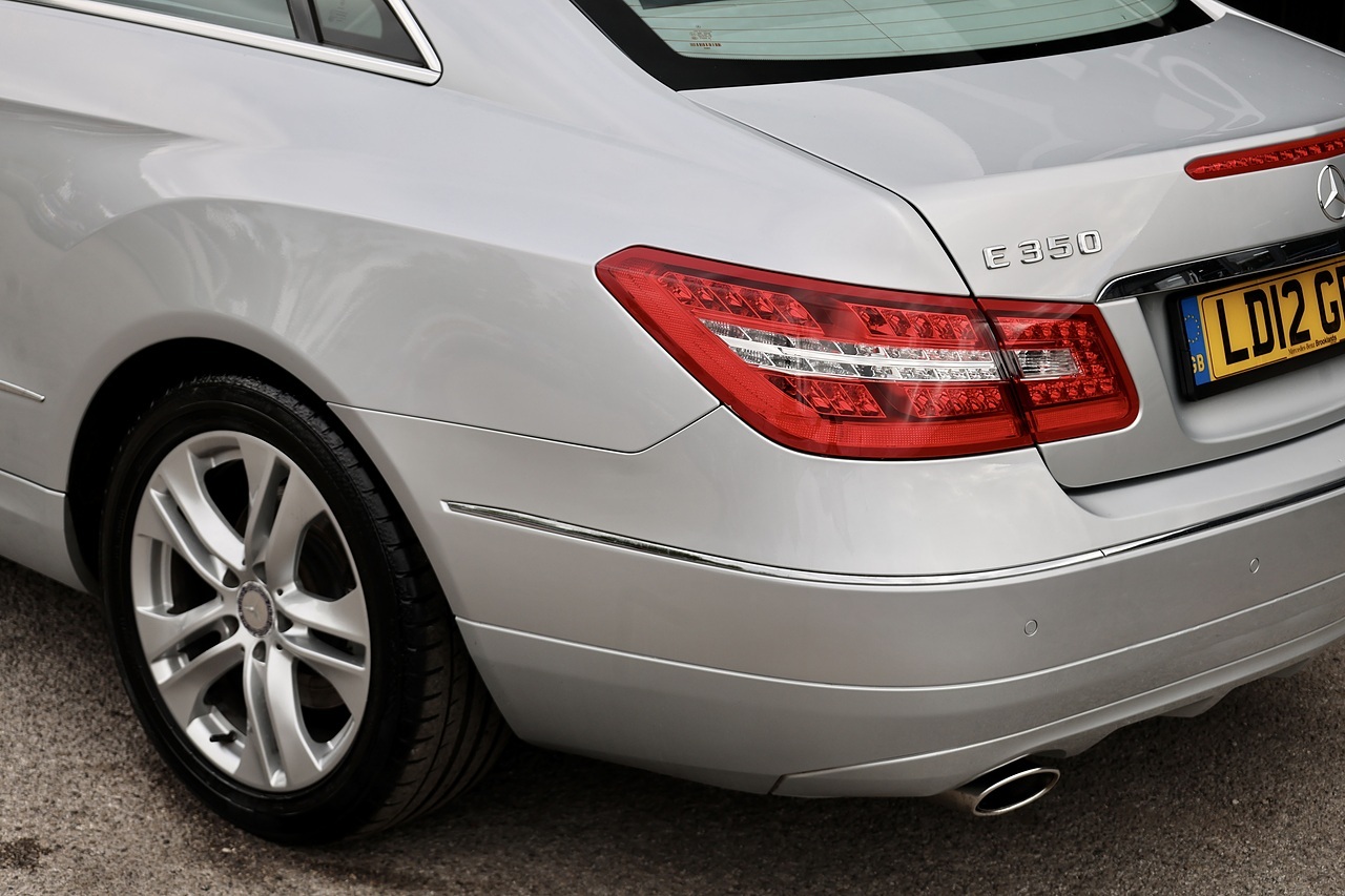Mercedes-Benz E350 CDI Coupe SE 1 Former Keeper + 14 Mercedes Main Dealer Services - Large 37