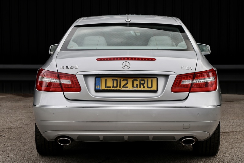 Mercedes-Benz E350 CDI Coupe SE 1 Former Keeper + 14 Mercedes Main Dealer Services Image 4