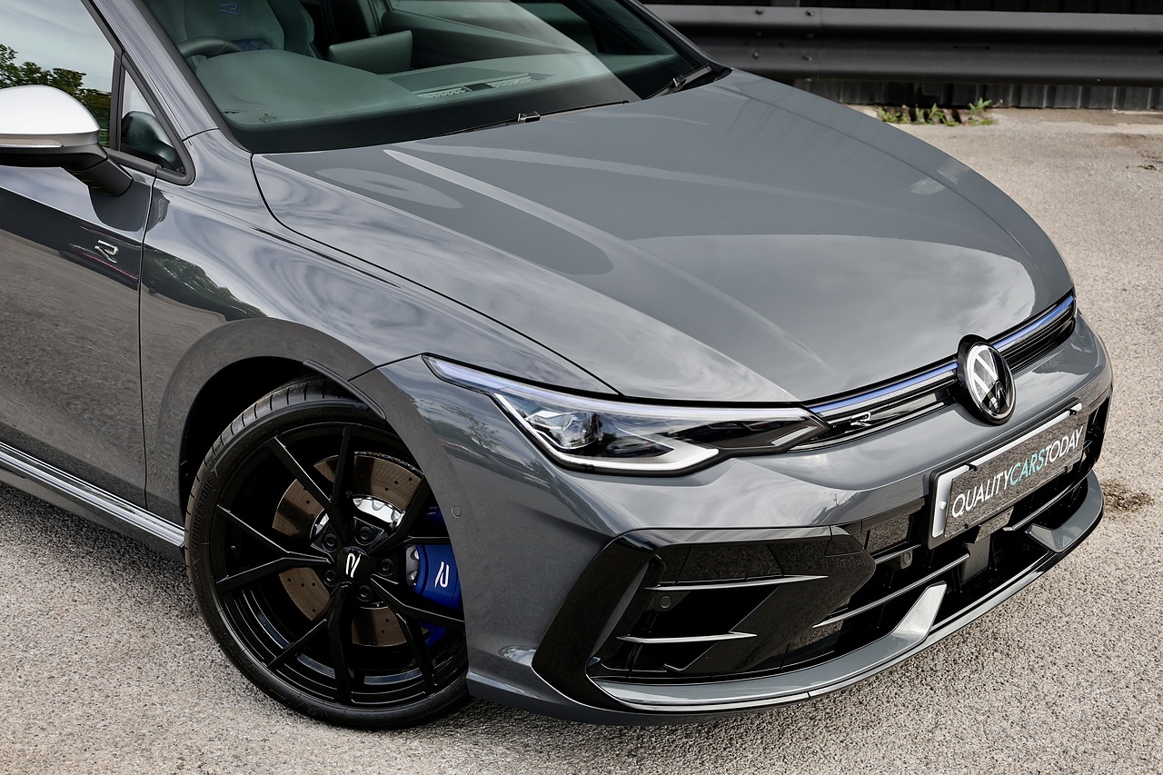 Volkswagen Golf R 255 miles from new + Pano Roof + VAT Qualifying - Large 18