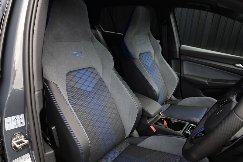 Volkswagen Golf R 255 miles from new + Pano Roof + VAT Qualifying Image 23