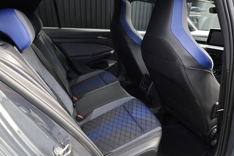 Volkswagen Golf R 255 miles from new + Pano Roof + VAT Qualifying Image 12