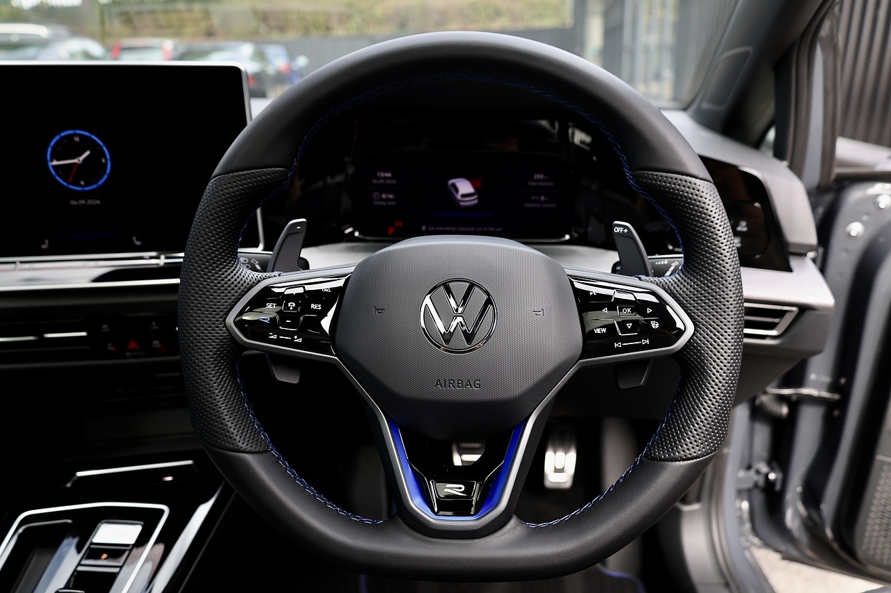 Volkswagen Golf R 255 miles from new + Pano Roof + VAT Qualifying - Large 27