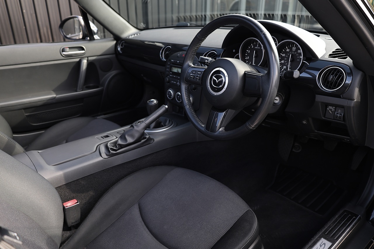 Mazda MX-5 Roadster Just 24k Miles + Folding Hardtop - Large 6