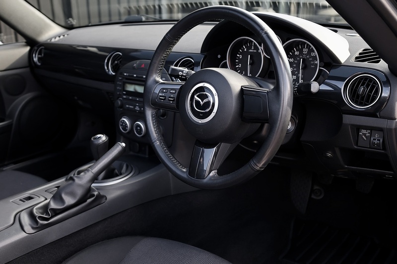 Mazda MX-5 Roadster Just 24k Miles + Folding Hardtop Image 27